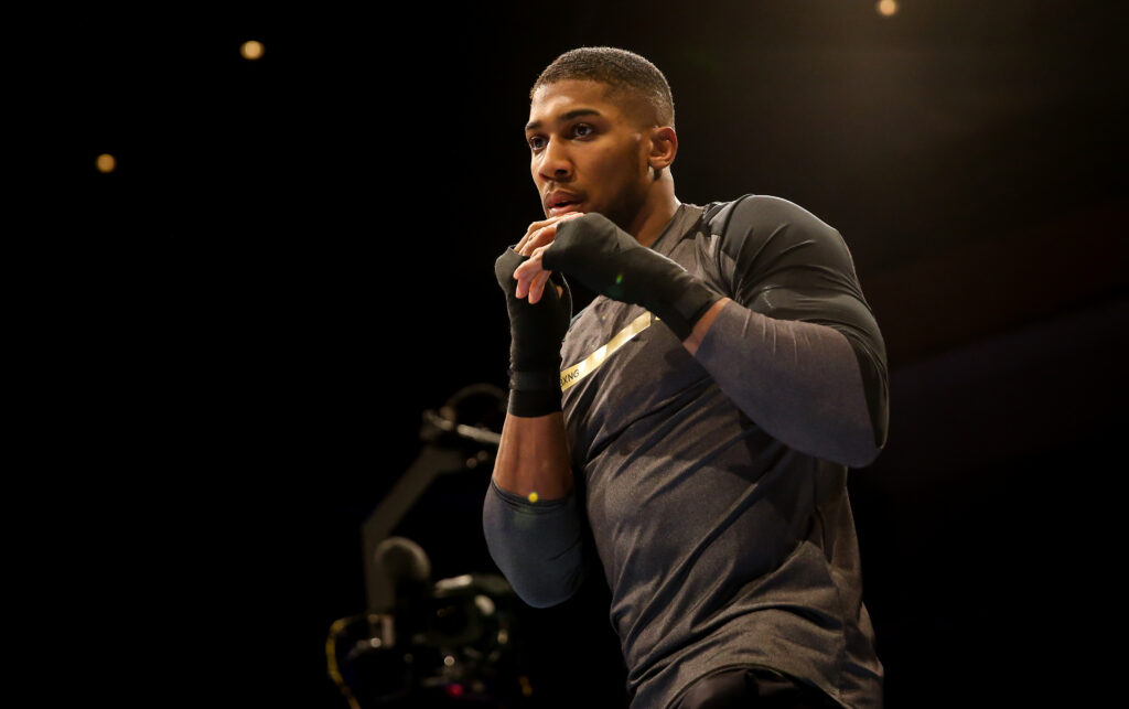 Schwergewicht Anthony Joshua fordert Tyson Fury zu einem Kampf noch in diesem Jahr auf.