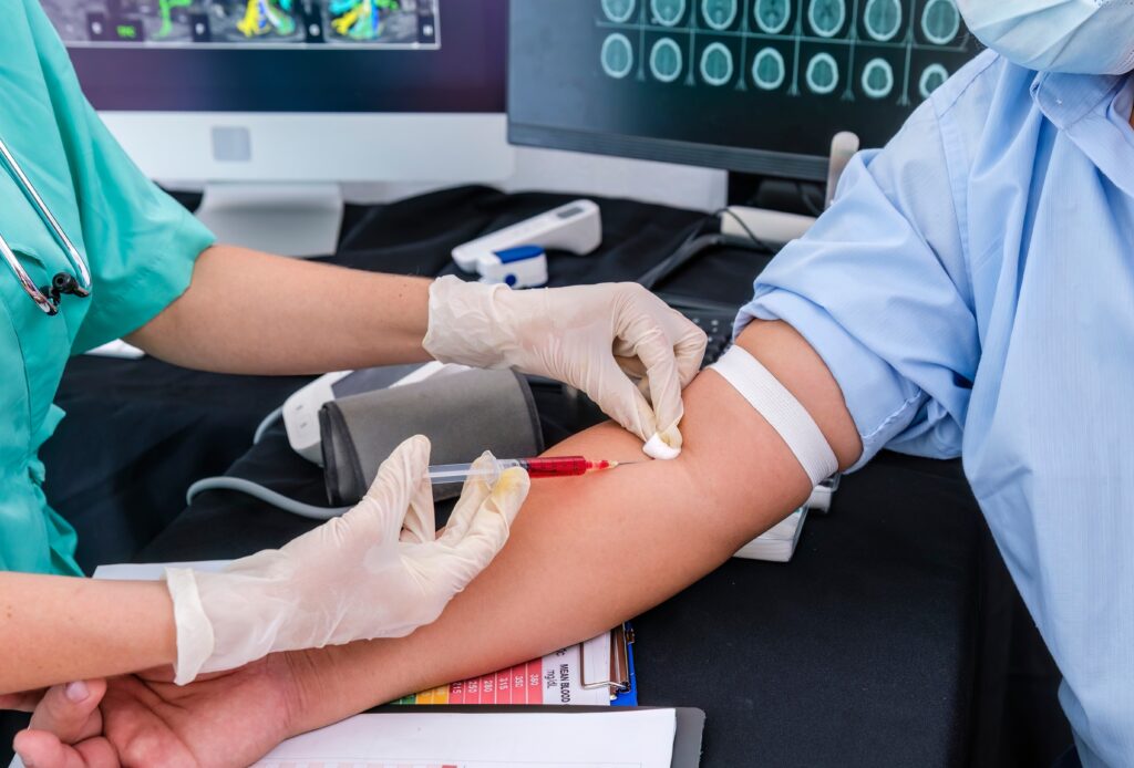 KI erkennt Warnsignale in Bluttests