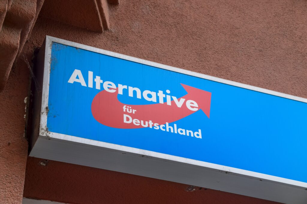 AfD-Kampagne „Abschiebe-Tickets“ sorgt für Empörung und Ermittlungen in Karlsruhe. JD Vance AfD Treffen