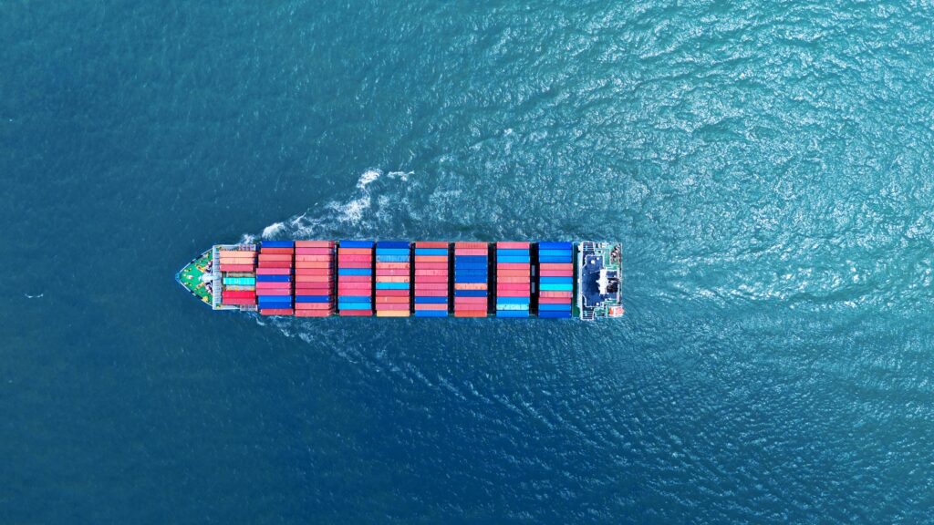 Trumps Zölle bedrohen Exporte: US-Zölle setzen deutsche Exporteure unter Druck, Auto- und Maschinenbauindustrie betroffen