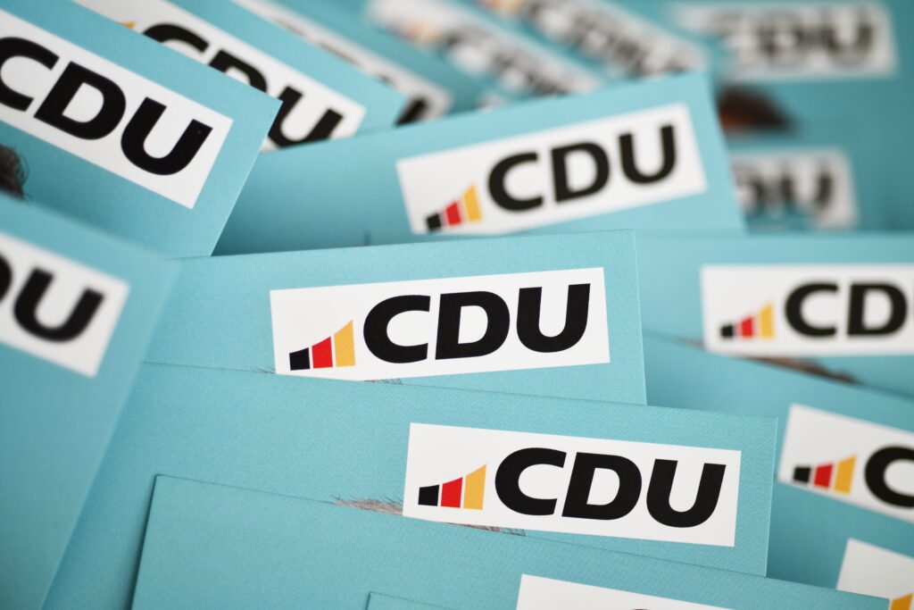 CDU gewinnt Bundestagswahl: CDU gewinnt Bundestagswahl mit 28 % der Stimmen